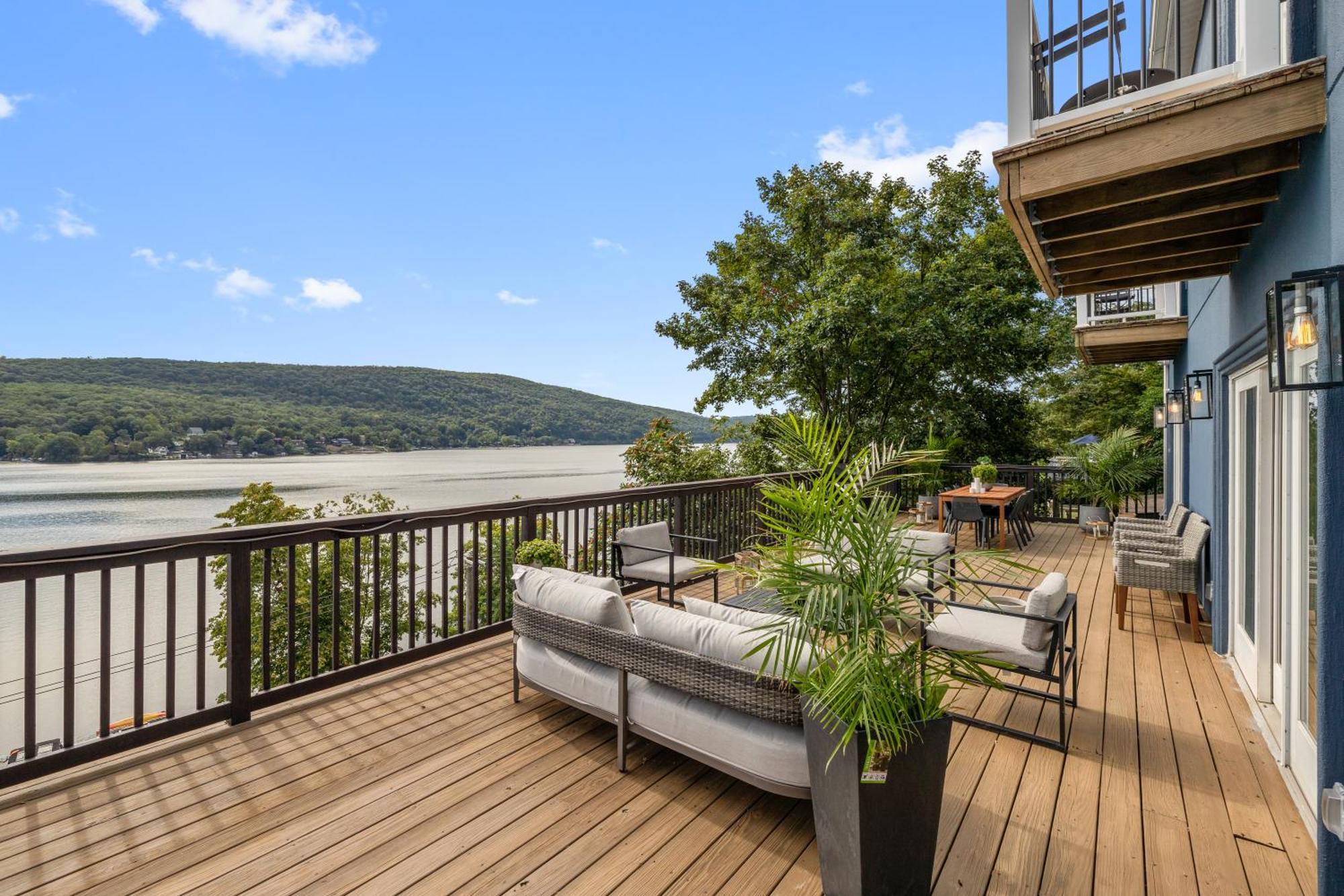Lakeview House - Hot Tub - Firepit - Stunning Views - Spacious Deck - Cozy Living Room - Bar Greenwood Lake Exteriör bild