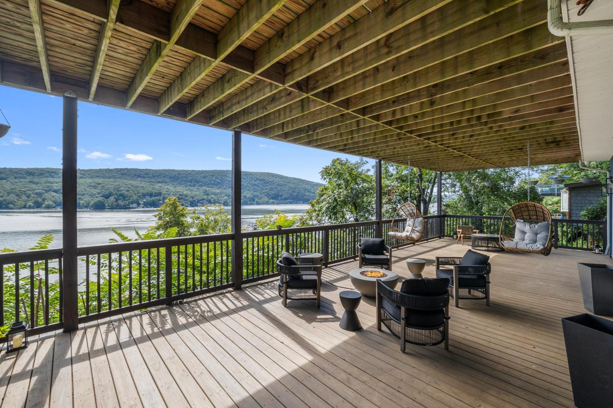 Lakeview House - Hot Tub - Firepit - Stunning Views - Spacious Deck - Cozy Living Room - Bar Greenwood Lake Exteriör bild