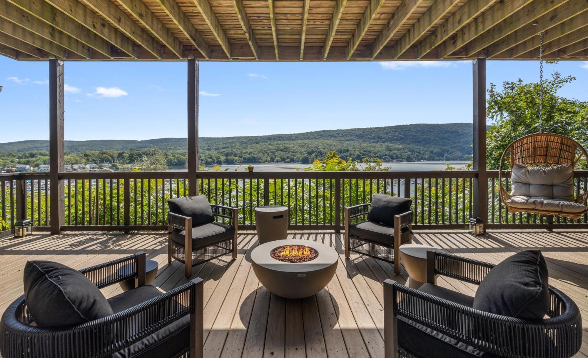 Lakeview House - Hot Tub - Firepit - Stunning Views - Spacious Deck - Cozy Living Room - Bar Greenwood Lake Exteriör bild